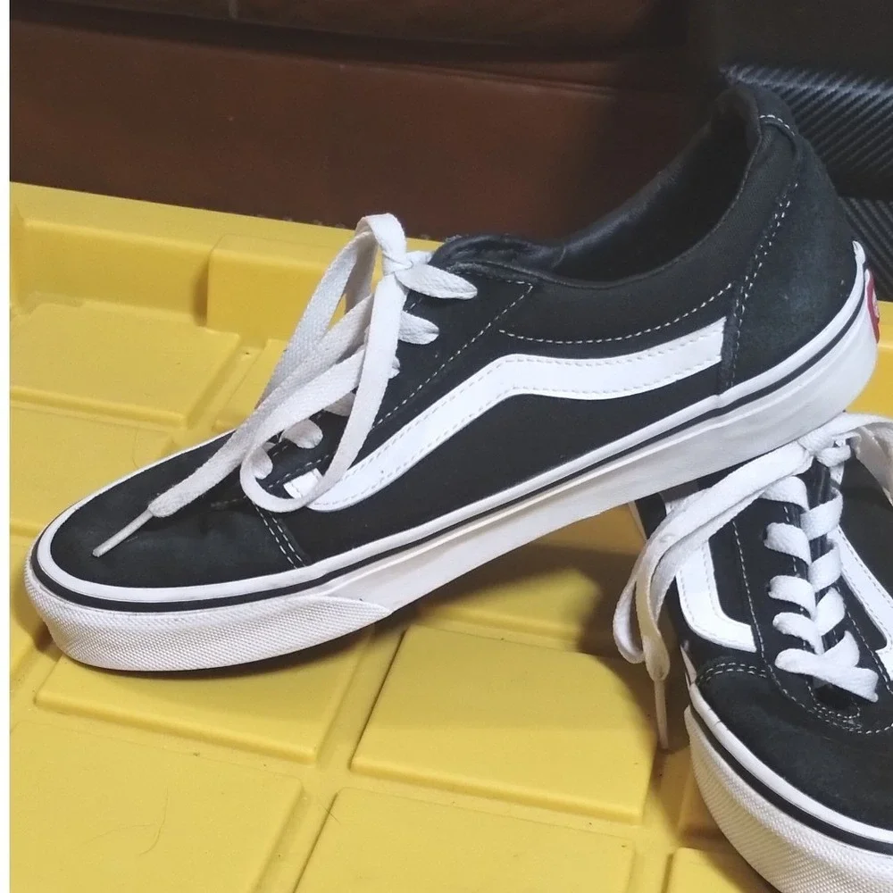 Vans Old Skool Low Top Sneakers Black White Suede Canvas Skater Shoes Women